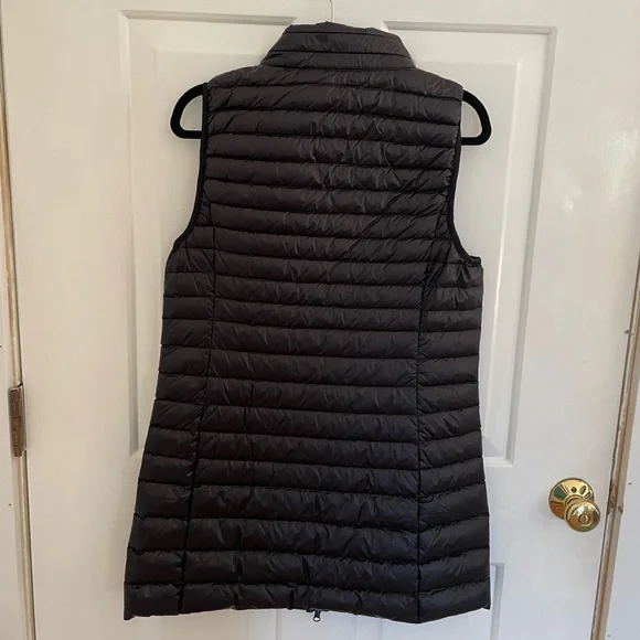 Long Light poly-fill down vest size medium - Picture 4 of 5